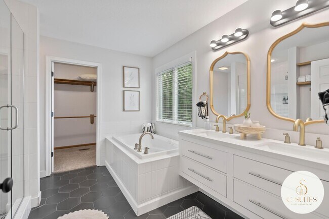 Building Photo - 1709 NW 33rd Pl