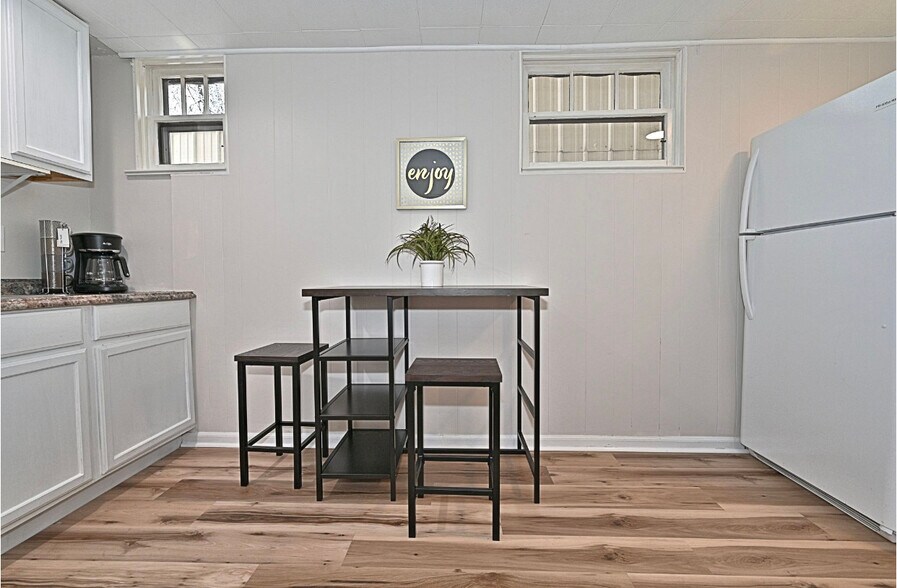 Building Photo - 2316 2nd Ave W