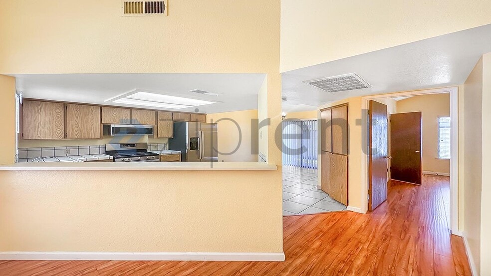 Building Photo - Unit 104
