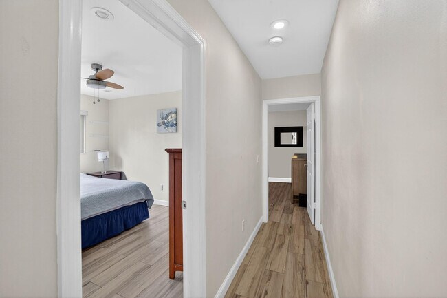 Building Photo - 407 SE 5th St