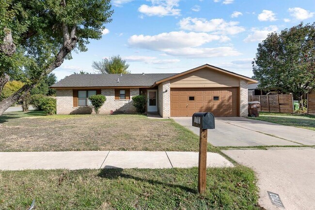 Primary Photo - 1703 W Mesa Park Dr