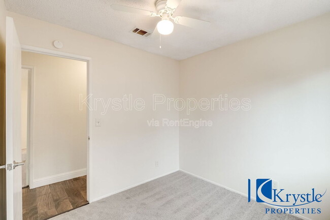 Building Photo - 1366 Matthew Dr