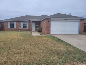 Building Photo - Great 5 bedroom in Killeen for even BETTER...