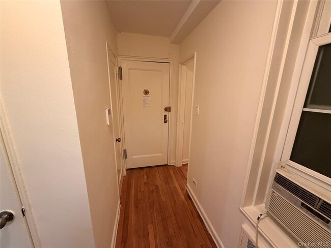 Building Photo - 140-18 Burden Crescent