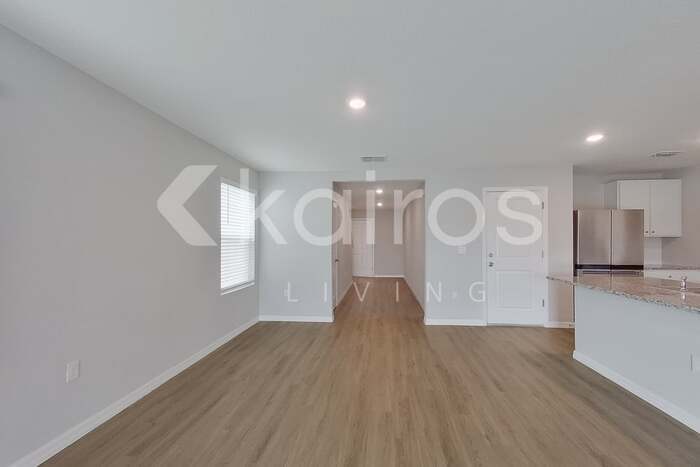 Building Photo - 8669 SW 43rd Ter
