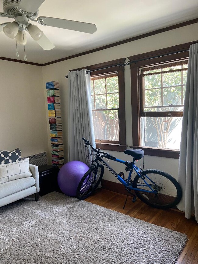 Building Photo - 1618 Micheltorena St