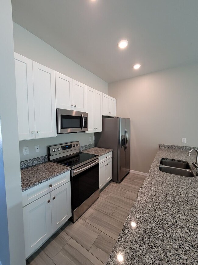 Building Photo - Duplex for rent