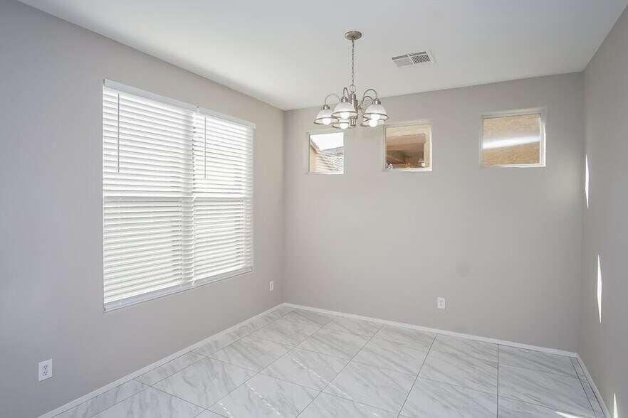 Building Photo - 8860 Ashley Park Ave