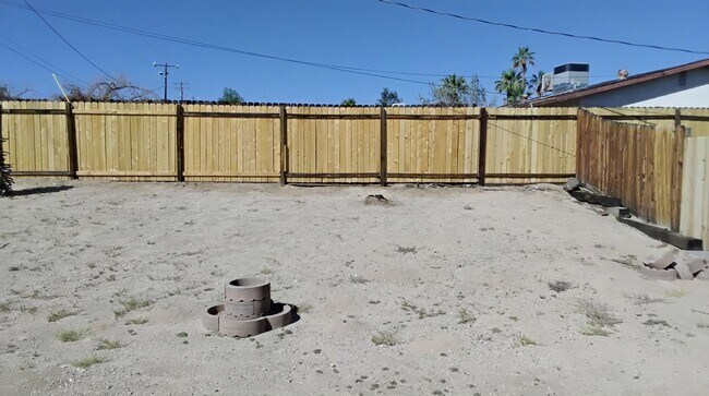 Building Photo - Pool Home in 29 Palms