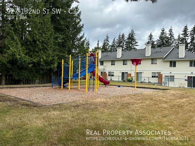 Building Photo - 927 132nd St SW