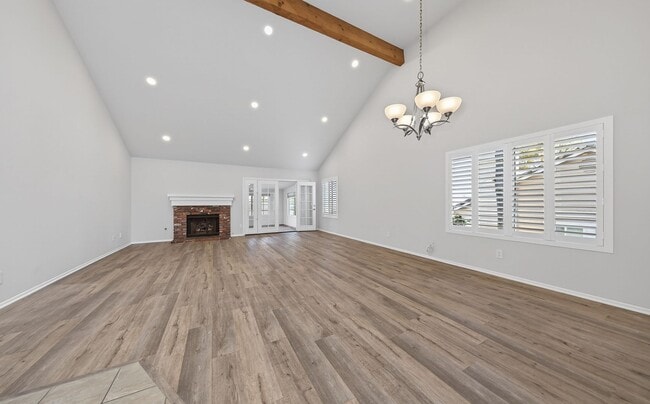 Building Photo - Beautiful Remodeled 2-Bedroom Single-Story Condo