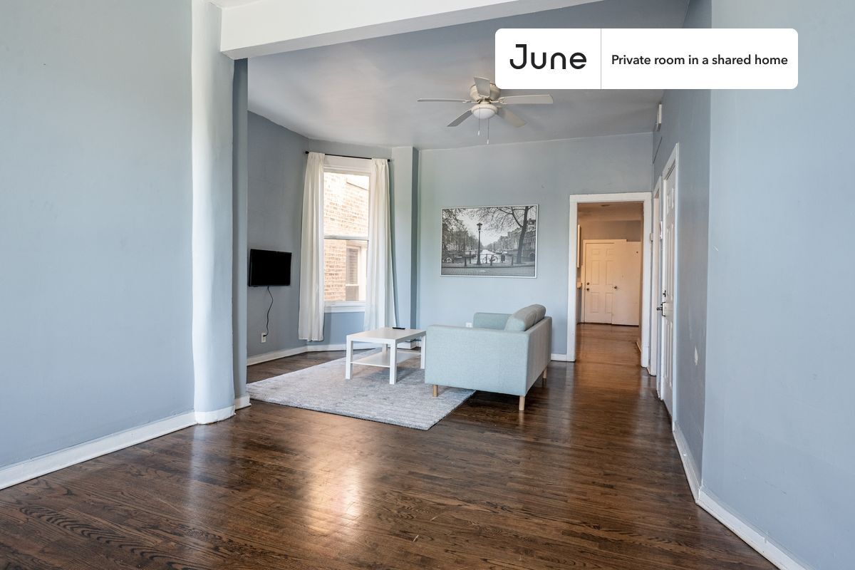 Building Photo - Room in Shared 3 bed/1 bath home