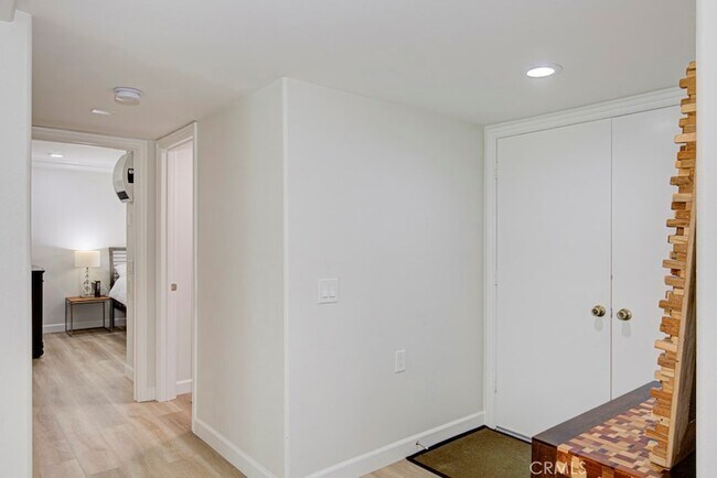 Building Photo - 5500 Paseo Del Lago W