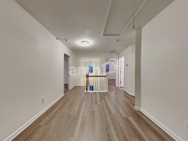 Building Photo - 2601 Trailwood Hills Dr