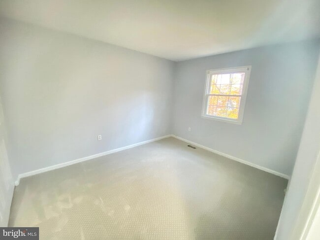 Building Photo - 9244 Sprucewood Rd