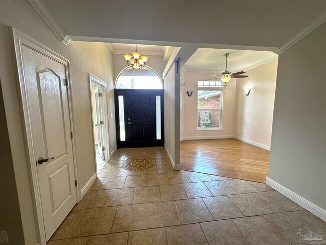 Building Photo - 1611 Luzon Ln