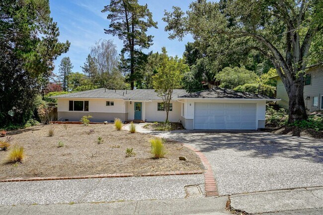 Building Photo - Fully Renovated Orinda Home for Rent, Avai...