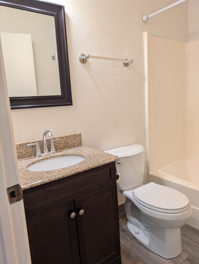 Building Photo - 1418 S Stanley Pl