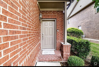 Building Photo - 460 Hunt Dr