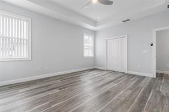 Building Photo - Beautiful new home for rent !