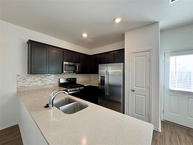 Building Photo - 512 Gabbro Gdns