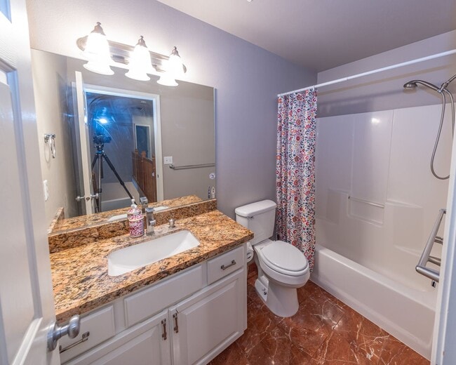 Building Photo - Spacious 4-Bedroom Home on Fisher’s Landing Cul-de-Sac