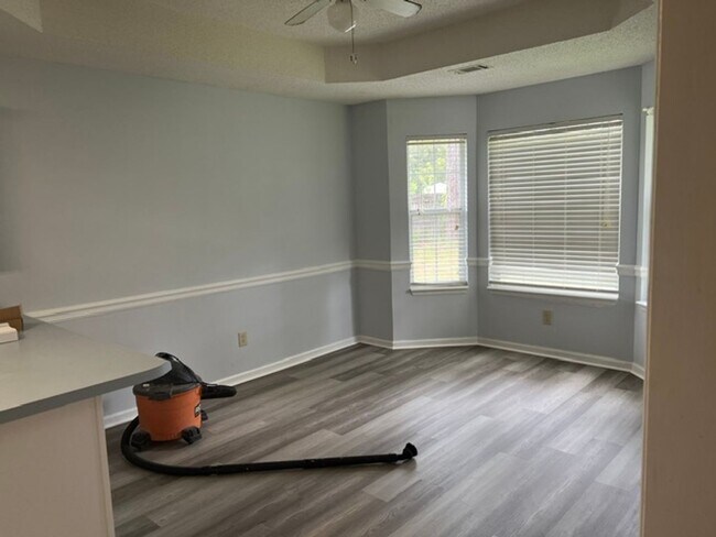 Building Photo - 121 Timber Ridge Dr