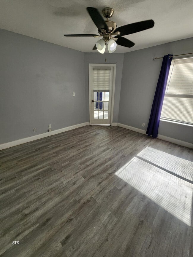 Building Photo - 2736 S University Dr