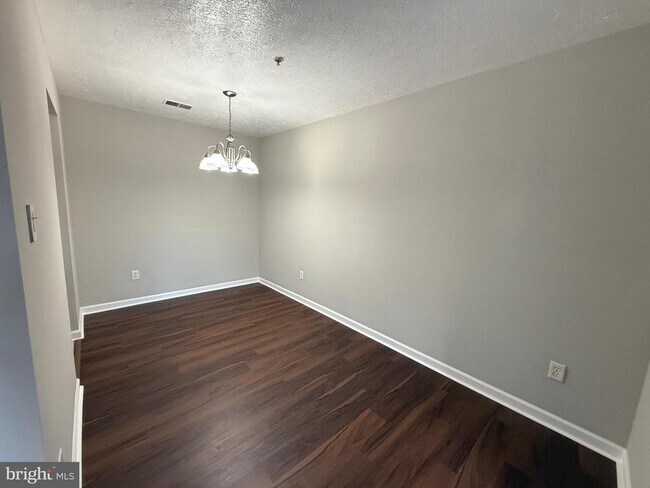 Building Photo - 129 Brookland Terrace