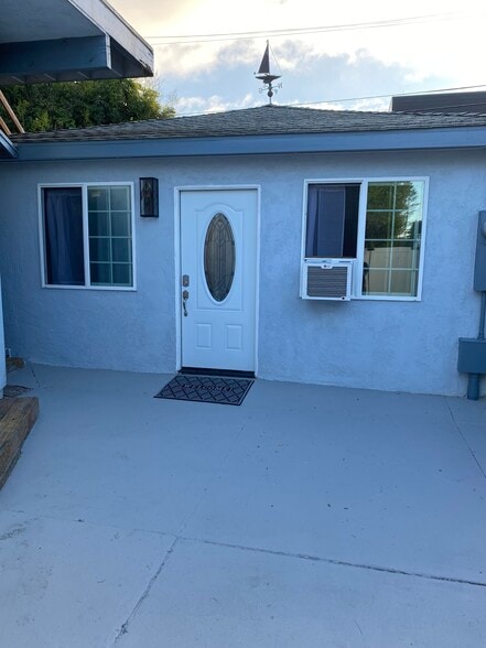 Primary Photo - 3652 Promontory St