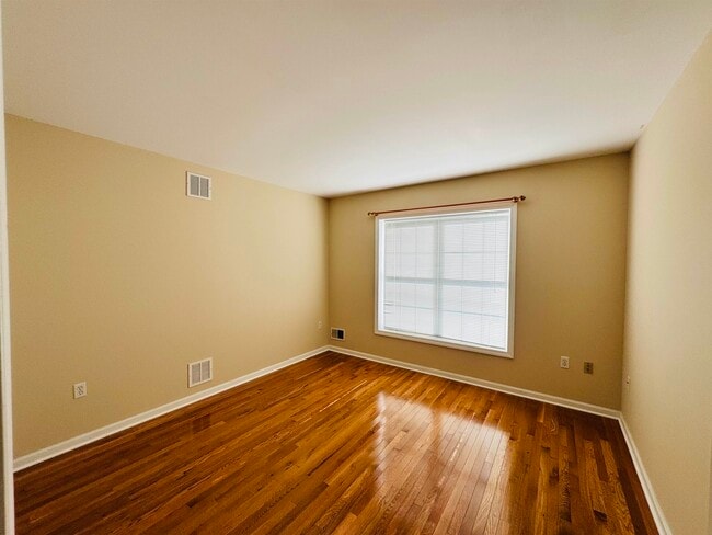 Building Photo - 55 Augusta Way