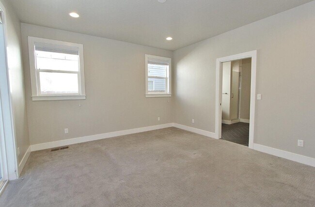 Building Photo - Alluring Beach-Style Home Nestled in SE Boise
