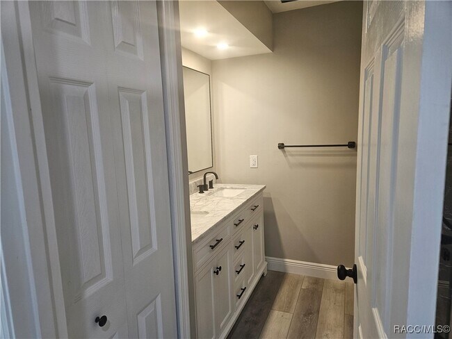 Building Photo - 2320 N Hendry Point