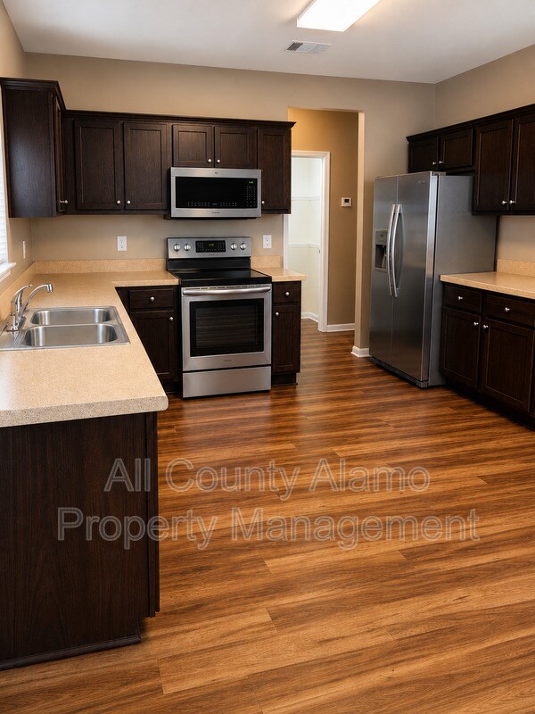 Building Photo - 9006 Pinseeker