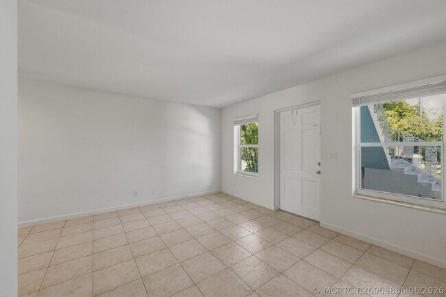 Building Photo - 4529 NE 21st Ave