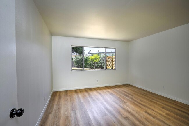 Building Photo - 7395 Freeman Pl