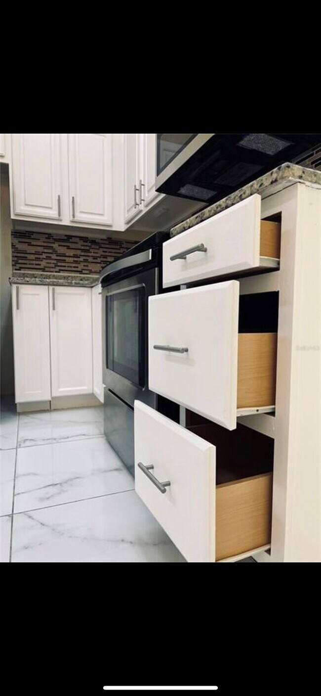 Building Photo - 1005 Universal Rest Pl