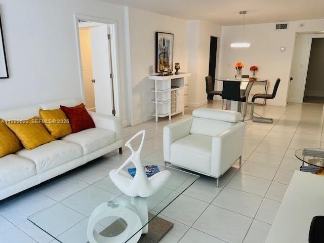 Building Photo - 6039 Collins Ave