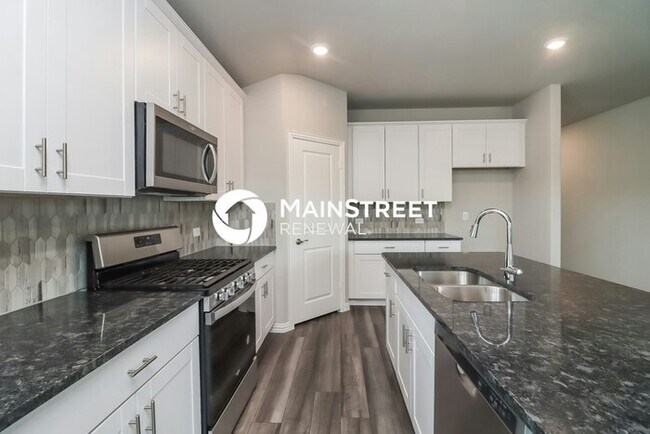 Building Photo - 4 Bedroom Pet-Friendly Home in Fort Worth, TX with Main Street Renewal