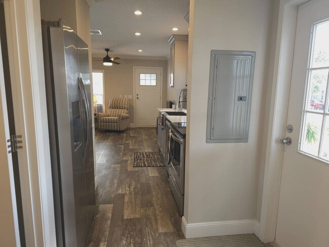 Building Photo - 200 S Banana River Dr