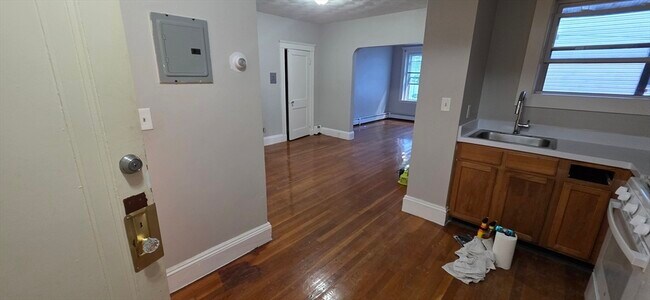 Building Photo - 44 Estes St