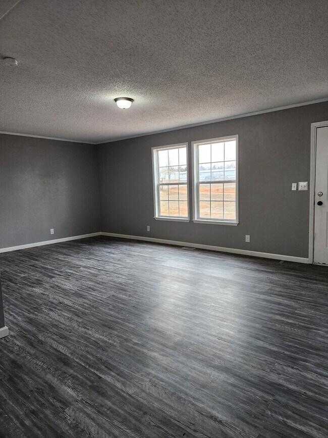 Building Photo - 10150 Raylyne Rd