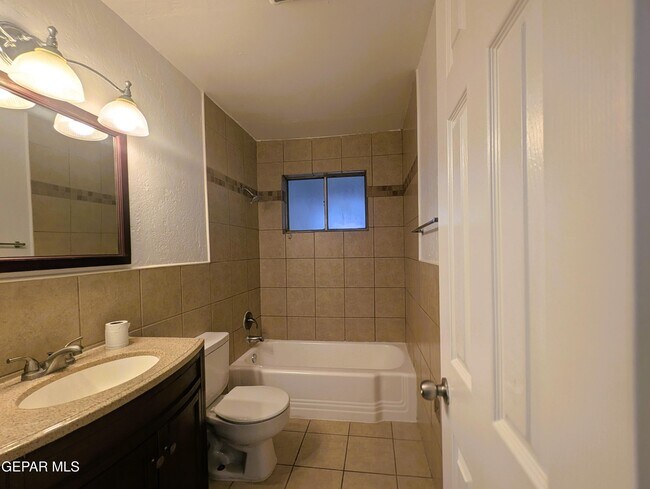 Building Photo - 5804 Pickerel Dr