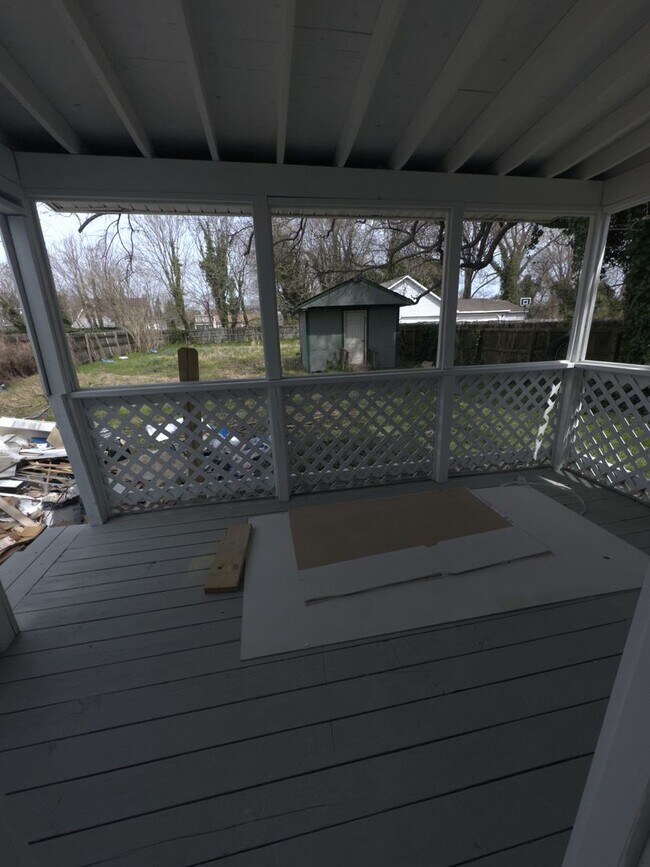 Building Photo - 3 Bedroom Fully Renovated Hampton Home!