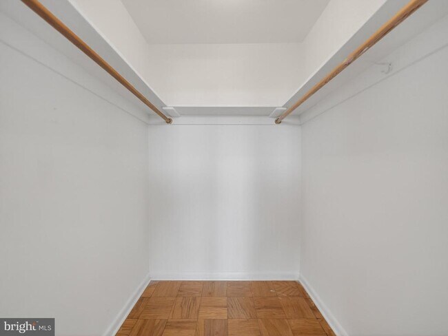 Building Photo - 6621 Wakefield Dr