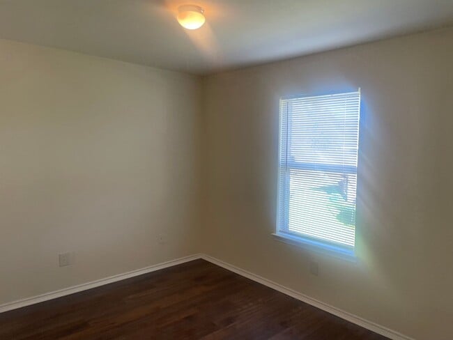 Building Photo - 3 BEDROOM, BELTON ISD