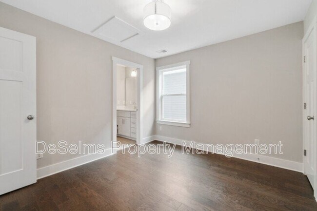 Building Photo - 759 Mill Creek Meadow Dr