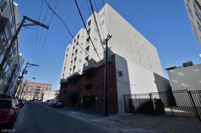 Building Photo - 318 54th St