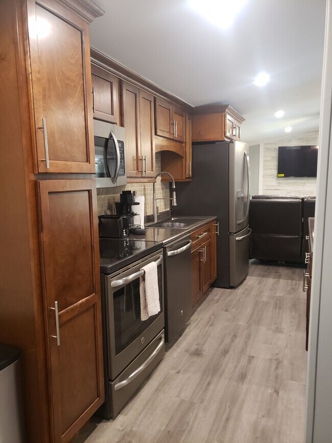 Building Photo - 1110 S Spring Hollow Rd