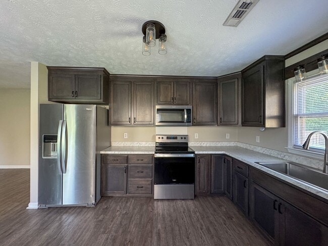 Building Photo - 2582 Gotts Ln